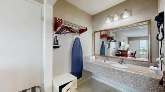 Days Inn by Wyndham Orlando Downtown - 30