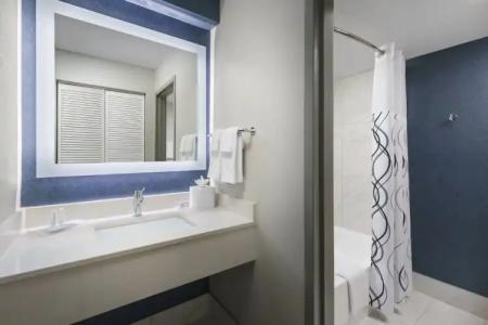 Courtyard Orlando Lake Buena Vista at Vista Centre - 53