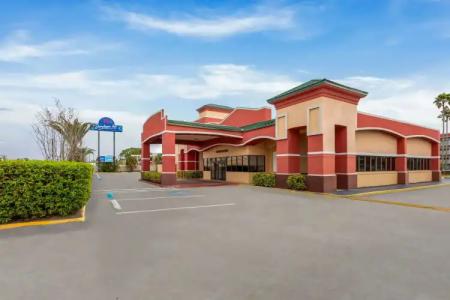 Baymont by Wyndham Orlando North Millenia - 0