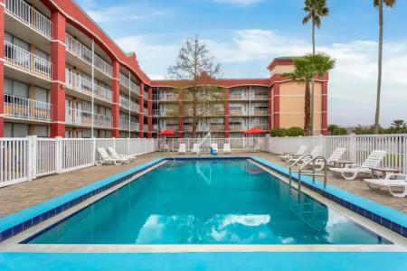 Baymont by Wyndham Orlando North Millenia - 15