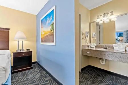 Baymont by Wyndham Orlando North Millenia - 33