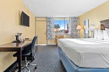 Baymont by Wyndham Orlando North Millenia - 46