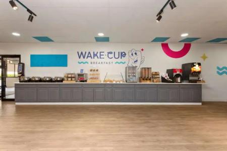 Baymont by Wyndham Orlando North Millenia - 18