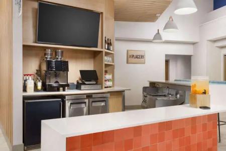 Hyatt Place Across from Universal Orlando Resort - 25