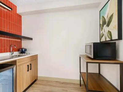 Hyatt Place Across from Universal Orlando Resort - 48