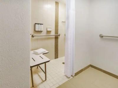 Hyatt Place Across from Universal Orlando Resort - 49