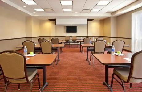 Hyatt Place Across from Universal Orlando Resort - 20