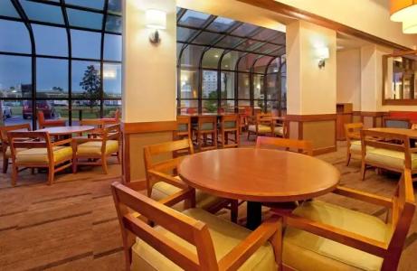 Hyatt Place Across from Universal Orlando Resort - 31