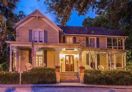 Wellborn Downtown, Sonder - 3