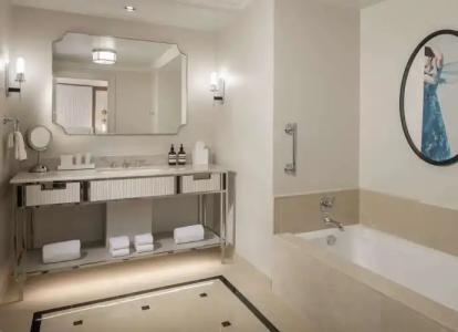 Waldorf Astoria - 82