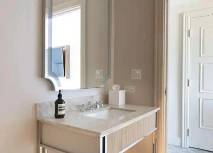 Waldorf Astoria - 84