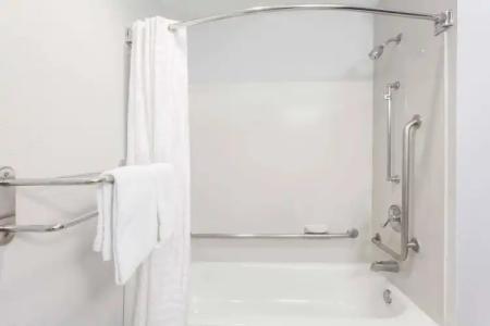 Super 8 by Wyndham Orlando Near Florida Mall - 29