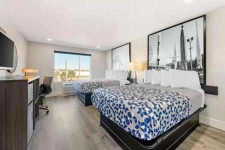 Super 8 by Wyndham Orlando Near Florida Mall - 27