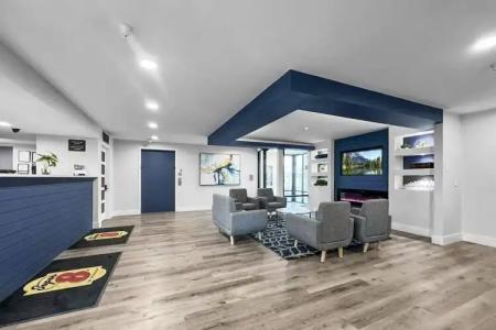 Super 8 by Wyndham Orlando Near Florida Mall - 10