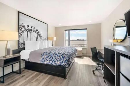 Super 8 by Wyndham Orlando Near Florida Mall - 23