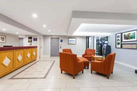 Super 8 by Wyndham Orlando Near Florida Mall - 1