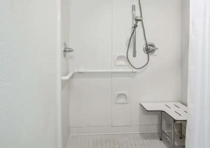 Super 8 by Wyndham Orlando Near Florida Mall - 6