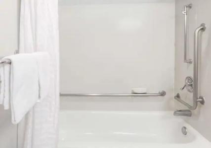 Super 8 by Wyndham Orlando Near Florida Mall - 7