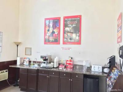 Anaheim Discovery Inn and Suites - 17