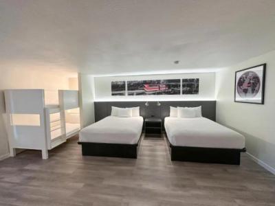 Ramada by Wyndham Anaheim Convention Center - 35