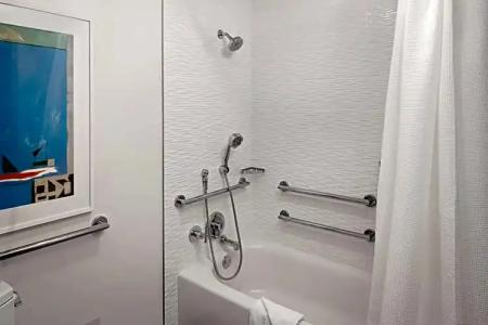 Embassy Suites by Hilton San Diego Bay Downtown - 58