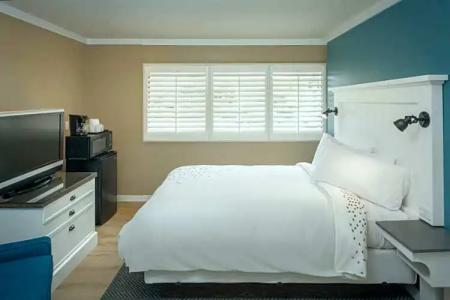 Pacific Shores Inn - 17