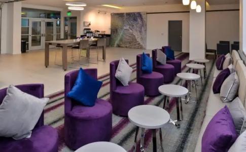 Holiday Inn Express San Diego Mission Valley - 9