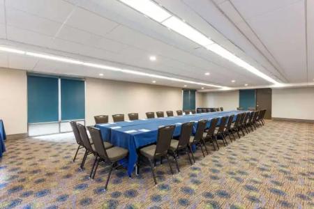 Wyndham San Diego Bayside - 11