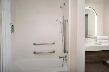 Courtyard by Marriott San Diego Downtown - 38