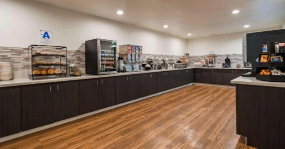 Best Western Yacht Harbor - 11