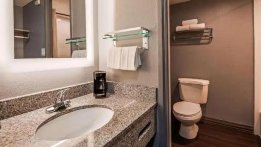 Best Western Yacht Harbor - 55