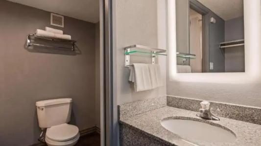 Best Western Yacht Harbor - 60