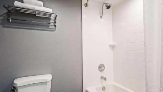 Best Western Yacht Harbor - 52