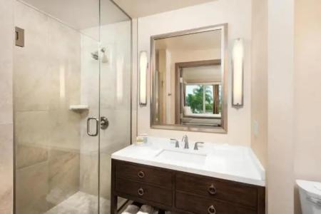 DoubleTree by Hilton San Diego Bayside - 45