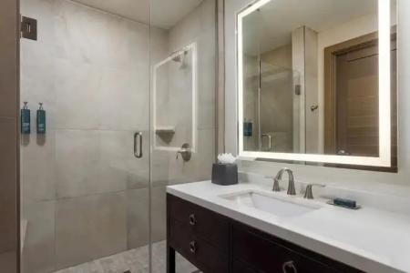 DoubleTree by Hilton San Diego Bayside - 100