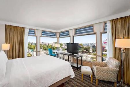 DoubleTree by Hilton San Diego Bayside - 70