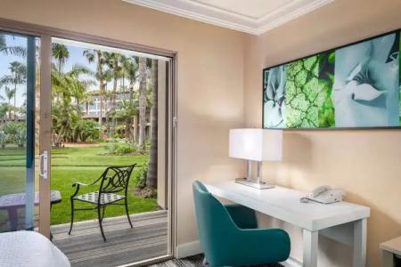 DoubleTree by Hilton San Diego Bayside - 42