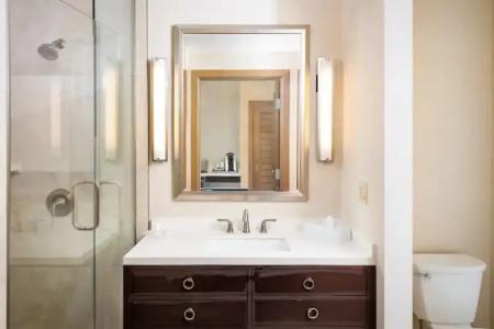 DoubleTree by Hilton San Diego Bayside - 59