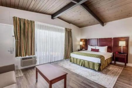 Ramada San Diego North & Conference Center - 25