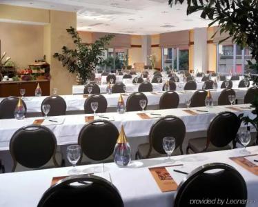 Hilton San Diego Gaslamp Quarter - 13