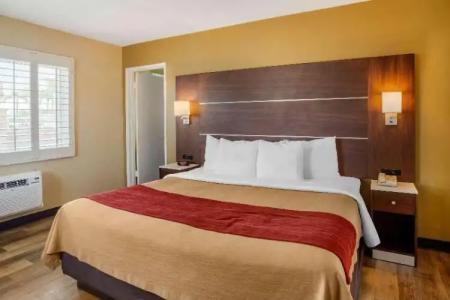 Comfort Inn San Diego Airport at the Harbor - 30