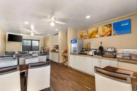 Comfort Inn San Diego Airport at the Harbor - 27