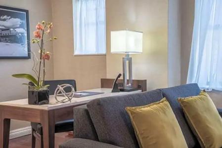 The Warwick Rittenhouse Square - 110