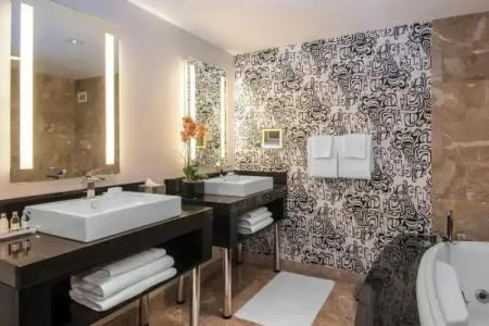 The Warwick Rittenhouse Square - 121