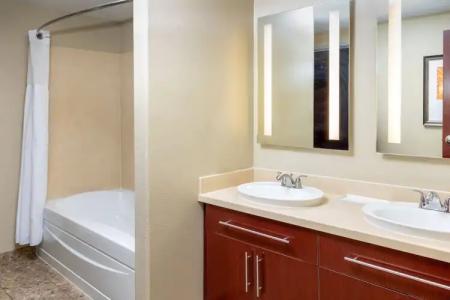 Staybridge Suites LAS VEGAS - STADIUM DISTRICT by IHG - 107
