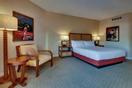 Tropicana a DoubleTree by Hilton and Resort - 59