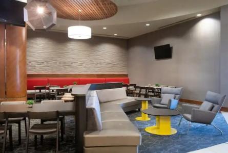SpringHill Suites by Marriott Las Vegas Convention Center - 9