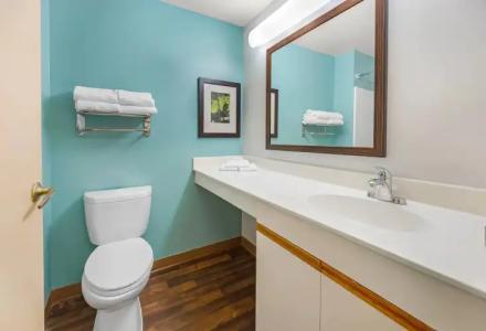 MainStay Suites Las Vegas Convention Center - 9