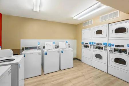 MainStay Suites Las Vegas Convention Center - 19