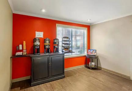 MainStay Suites Las Vegas Convention Center - 10